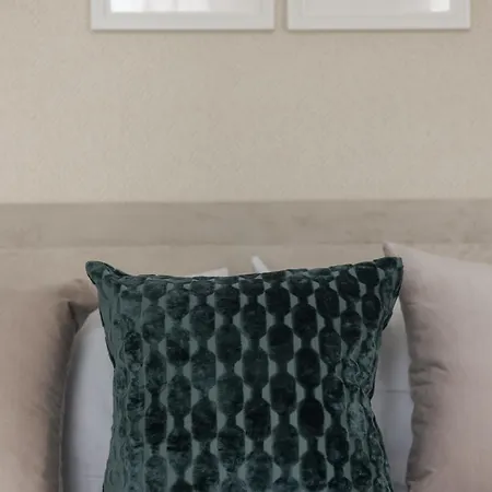 Crystal Premium By Bookinghost Daire Varşova