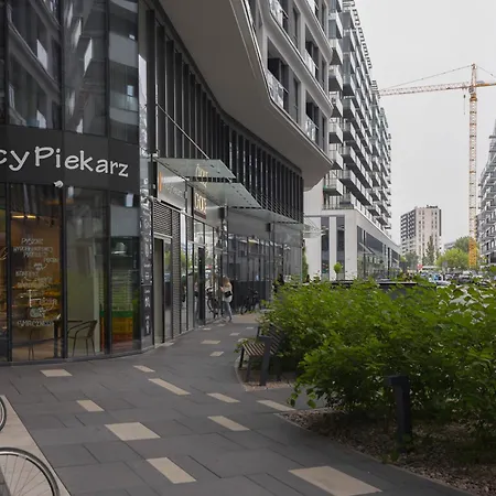 Crystal Premium By Bookinghost * Varşova