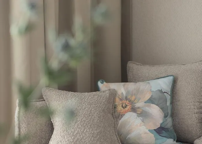 Crystal Premium By Bookinghost *