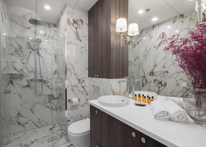 Crystal Premium By Bookinghost